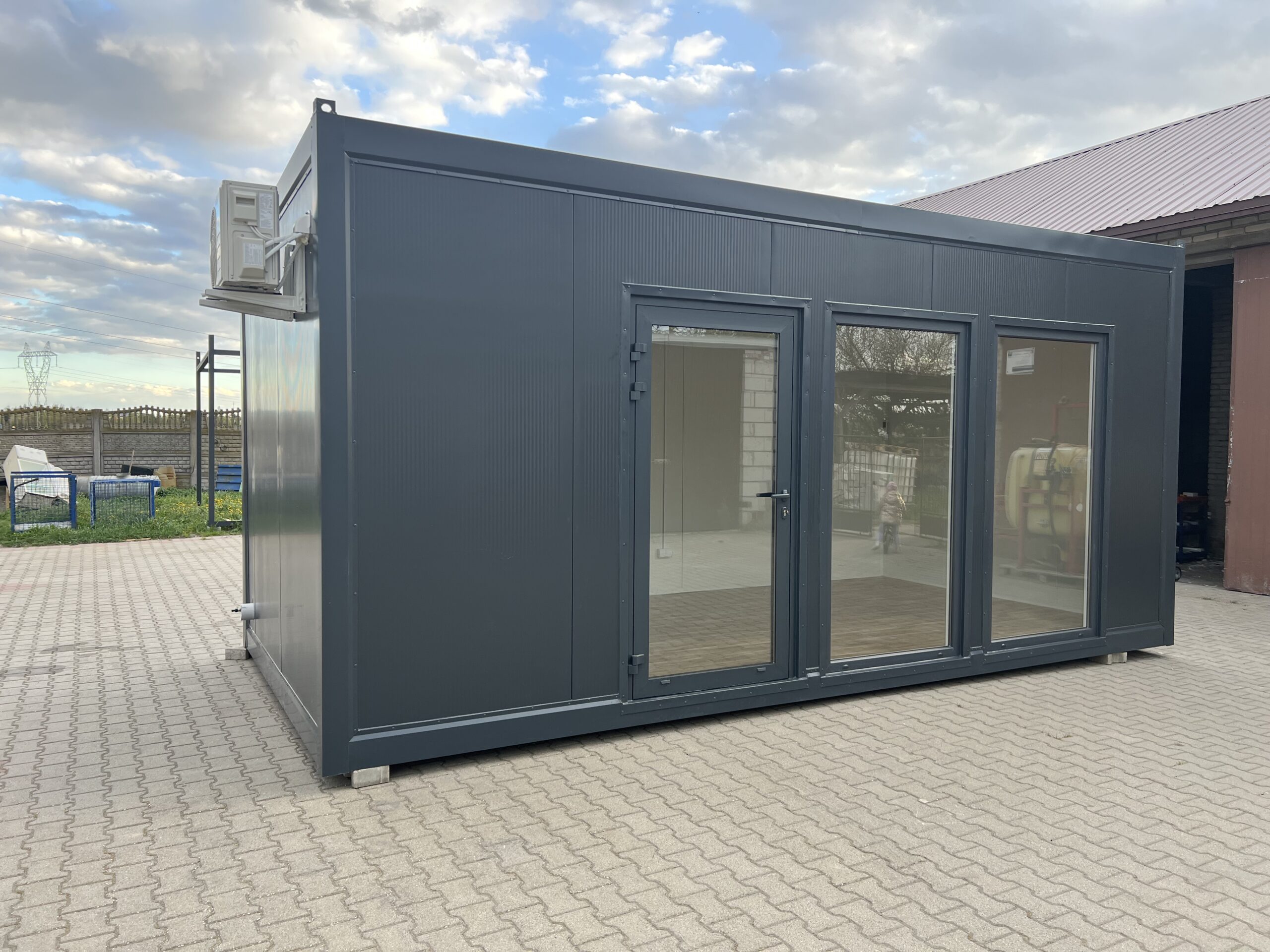 Kontener Handlowy 18m2 WC + aneks kuchenny z klimatyzacją
