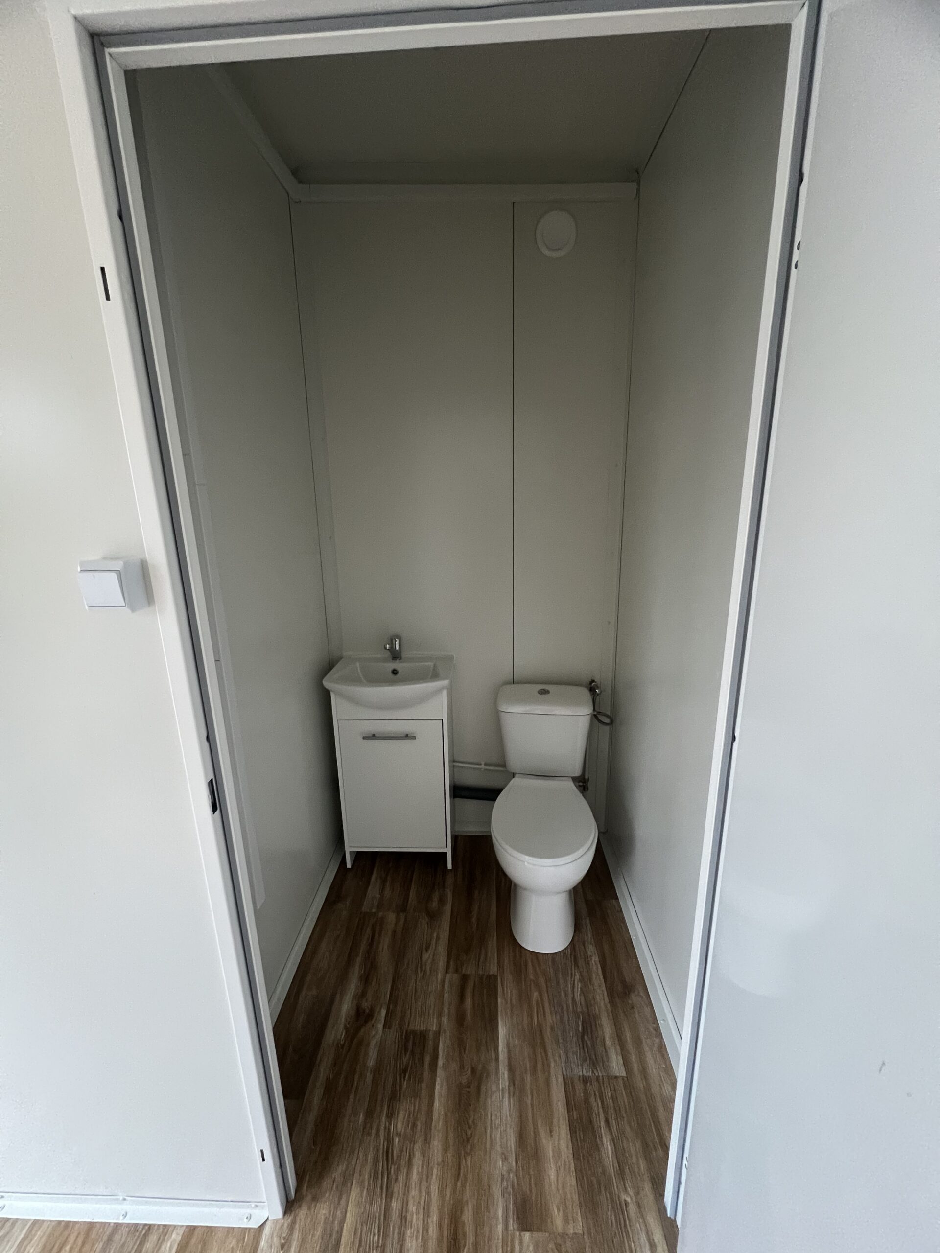 Kontener Handlowy 18m2 WC + aneks kuchenny z klimatyzacją - obrazek 7