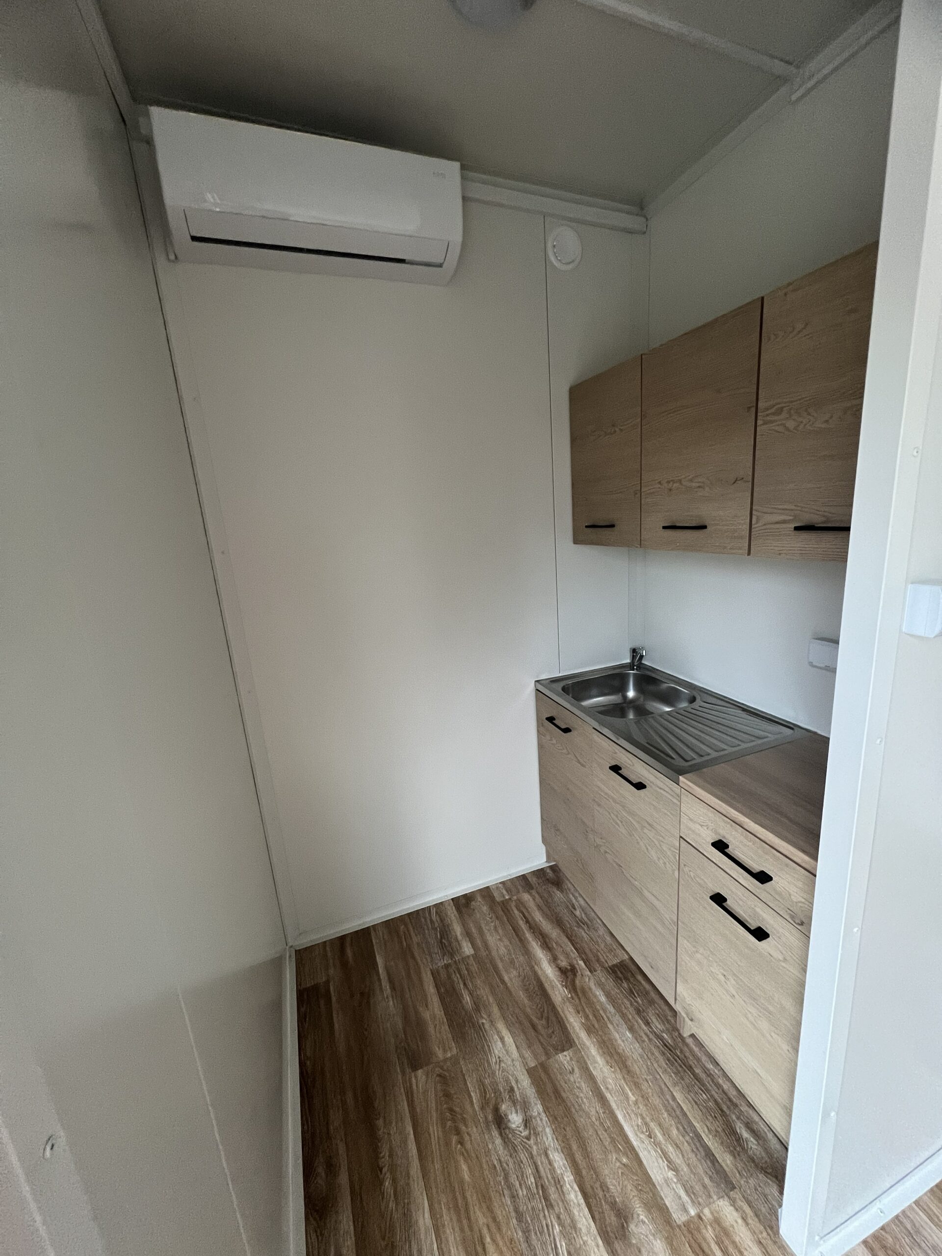 Kontener Handlowy 18m2 WC + aneks kuchenny z klimatyzacją - obrazek 6
