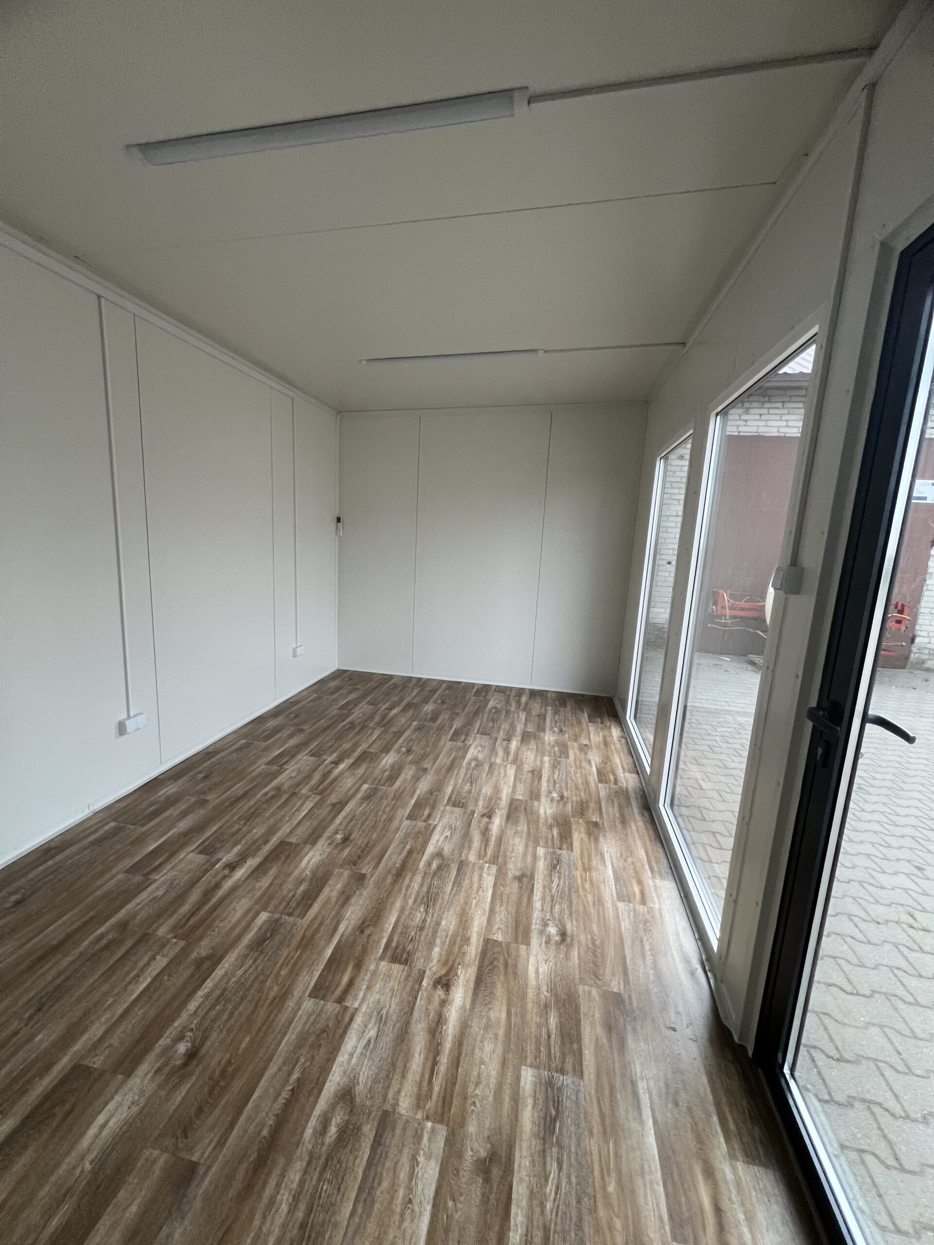 Kontener Handlowy 18m2 WC + aneks kuchenny z klimatyzacją - obrazek 5